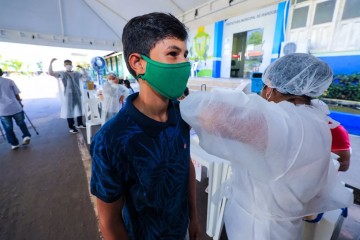 Prefeitura do Recife leva mutirão de vacinação contra gripe e covid-19 para 18 localidades neste fim de semana
