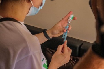 Profissionais da saúde de Caruaru que participaram da fase de ampliação das doses da vacina devem se apresentar para tomar 2ª dose 