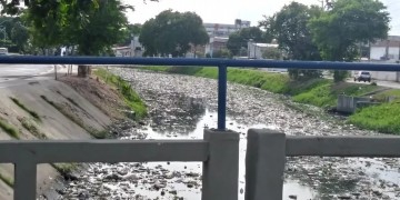 MPPE cobra fiscalizações periódicas para coibir acúmulo de lixo e criação de animais no entorno do Canal do Arruda