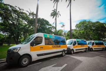 Pernambuco entrega novos 265 veículos escolares para os municípios