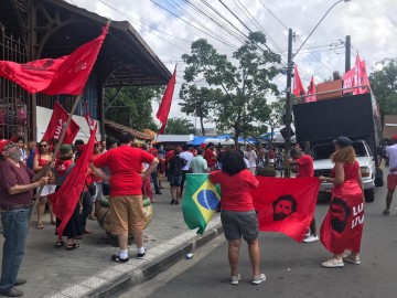 Ato do PT no Recife pede liberdade do ex-presidente Lula 