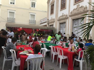 Fundação Terra promove ceia de Natal para pessoas em situação de rua no Recife