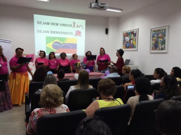 Mulheres refugiadas fazem exame preventivo de câncer de mama