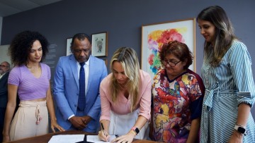Recife sanciona lei que obriga estabelecimentos comerciais a protegerem mulheres vítimas de violência sexual