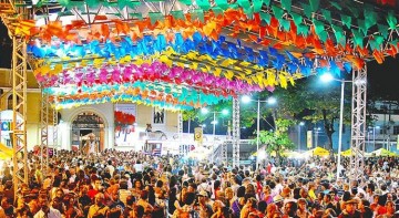São João no Recife ocorre em julho e tem programação de quadrilhas juninas e shows em 11 polos