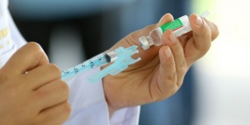 Mais 118.200 doses de vacina contra a Covid-19 chegam a Pernambuco