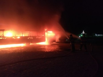 Dez ônibus pegam fogo em Vitória de Santo Antão