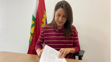 Prefeita de Caruaru sanciona lei que autoriza a compra de vacinas para o município