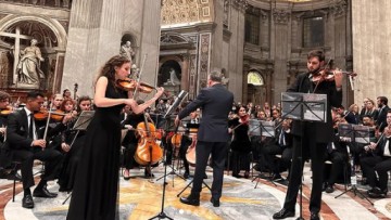No segundo dia no Vaticano, Orquestra Criança Cidadã se apresenta para o Papa neste sábado