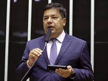 Mendonça anuncia apoio à candidatura a prefeito de Daniel Coelho, vira dissidente e se licencia da presidência do União Brasil no Recife