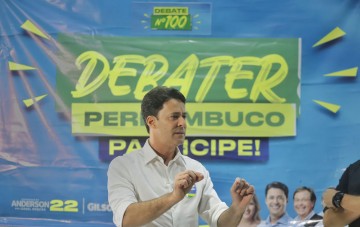 Anderson Ferreira cumpre agenda de campanha em Caruaru