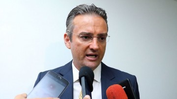 Bolsonaro nomeia secretário da Abin para a direção-geral da PF