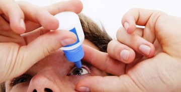 Oftalmologista apresenta colírio com as principais substâncias para tratamento de glaucoma 