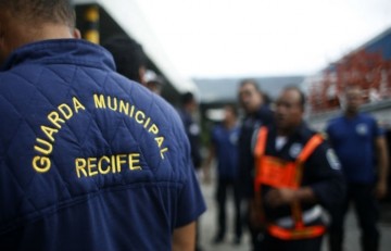Coluna da terça | Guarda Municipal armada no Recife