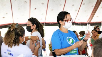 Recife tem mutirão de vacinação contra Covid-19 neste sábado (3)