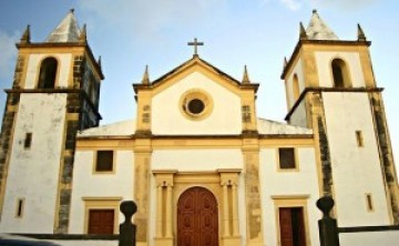 Catedral de Olinda organiza memorial aos mortos por Covid-19 e homenagem aos profissionais de saúde