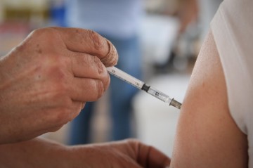 Mais da metade dos pernambucanos já completaram o esquema vacinal contra Covid-19 
