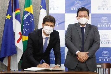 João Campos toma posse como prefeito do Recife