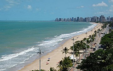 Recife contrata estudos para solucionar avanço do mar