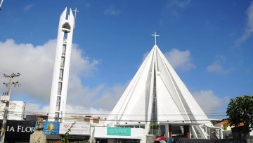 Caruaru tem mais templos religiosos do que hospitais e escolas juntos, segundo IBGE