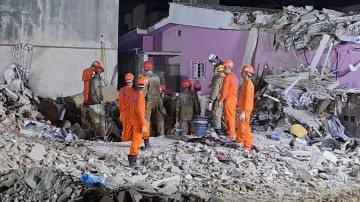 Bombeiros localizam último corpo nos escombros do edifício Leme, em Olinda; desabamento deixa seis mortos