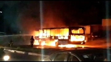 Casos de ônibus queimados na RMR não têm ligação entre si, afirma Polícia Civil
