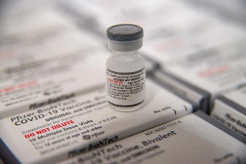 Recife inicia vacinação bivalente contra COVID-19; mais de 500 mil habitantes podem tomar o imunizante
