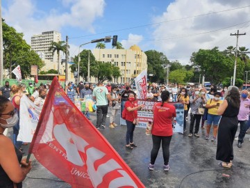 Servidores públicos do Recife fazem novo protesto contra proposta de João Campos