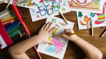 Movimento Pró-Criança recebe doações de material escolar para ajudar alunos de artes visuais