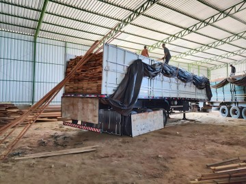 CPRH realiza apreensão de caminhão que transportava madeira ilegal da floresta amazônica