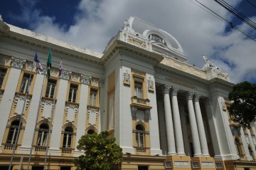 Tribunal de Justiça de Pernambuco aprova obrigatoriedade da  vacina contra covid-19 para servidores, magistrados e funcionários do Judiciário do estado
