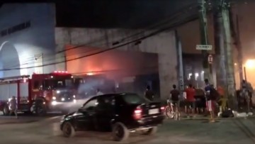Três boxes são atingidos por incêndio no Mercado das Mangueiras, em Jaboatão