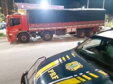 Caminhão com 37 toneladas de milho sem nota fiscal é retido em Garanhuns