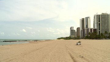 Primeiro dia de novas restrições de combate à Covid-19 em Pernambuco tem comércio e praias vazios 