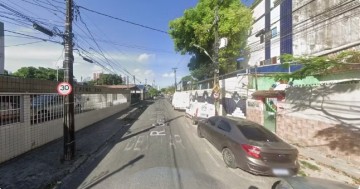Idosa é atacada por pitbull no bairro do Cordeiro, na Zona Oeste do Recife