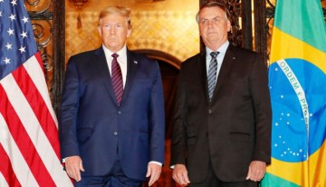 Depois de encontro com Trump, Bolsonaro assina acordo com militares dos EUA