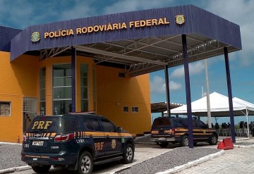  Homem é preso após agredir agentes da PRF durante abordagem em Caruaru