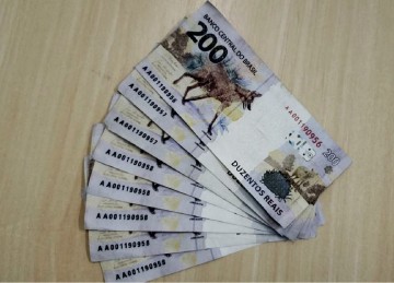 Homem é vítima de fraude ao receber notas falsas de R$ 200 na venda de refletores