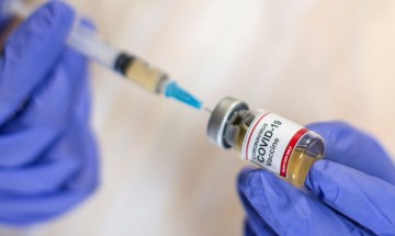 81,49% da população brasileira já recebeu pelo menos a primeira dose de um dos imunizantes contra a COVID-19, segundo dados do Consórcio de Veículos de Imprensa