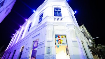 Recife recebe iluminação cênica em pontos turísticos
