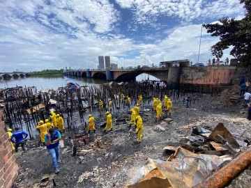  Incêndio no Pina traz a tona os problemas de moradia no Recife 