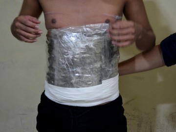 Homem é preso em flagrante no Aeroporto do Recife com droga fixada no corpo