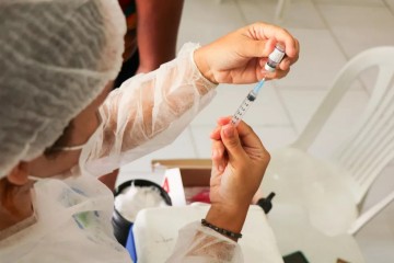 Prefeitura do Recife promove vacinação itinerante em nove bairros