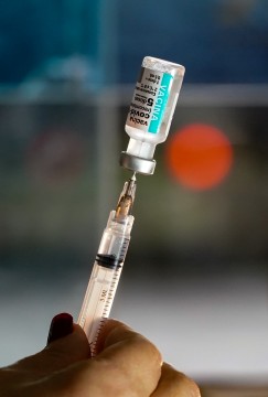 Ministério do Trabalho tenta proibir empresas de demitir funcionários não vacinados contra Covid-19
