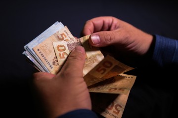 Contas públicas têm superávit de R$ 1,2 bilhão em março