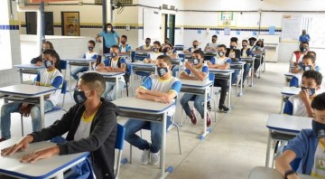 Professores das escolas municipais do Recife vão receber acréscimo salarial 