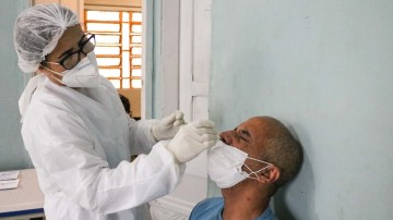 Oito bairros do Recife recebem testes gratuitos e vacinação itinerante contra a Covid-19