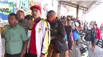 Após registros de confusões e filas longas, Prefeitura do Recife amplia atendimento da central do CAD Único