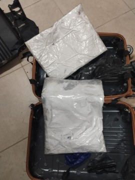 PF prende em flagrante espanhola com 4 kg de cocaína no Aeroporto do Recife