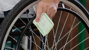 Eleitores com deficiência podem solicitar transferência para seção com acessibilidade